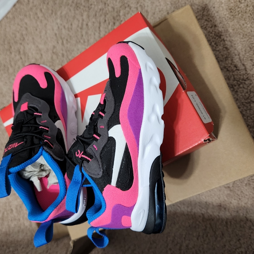 Nike Air Max 270. kids Size 9c. Brand New!